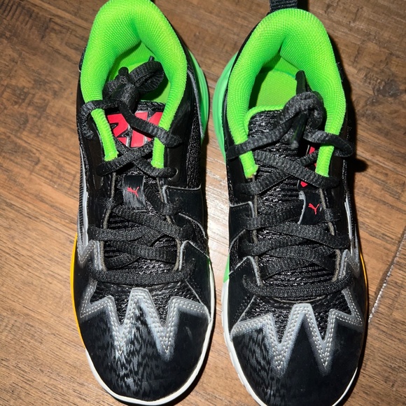 Kids Shoes - Picture 4 of 4